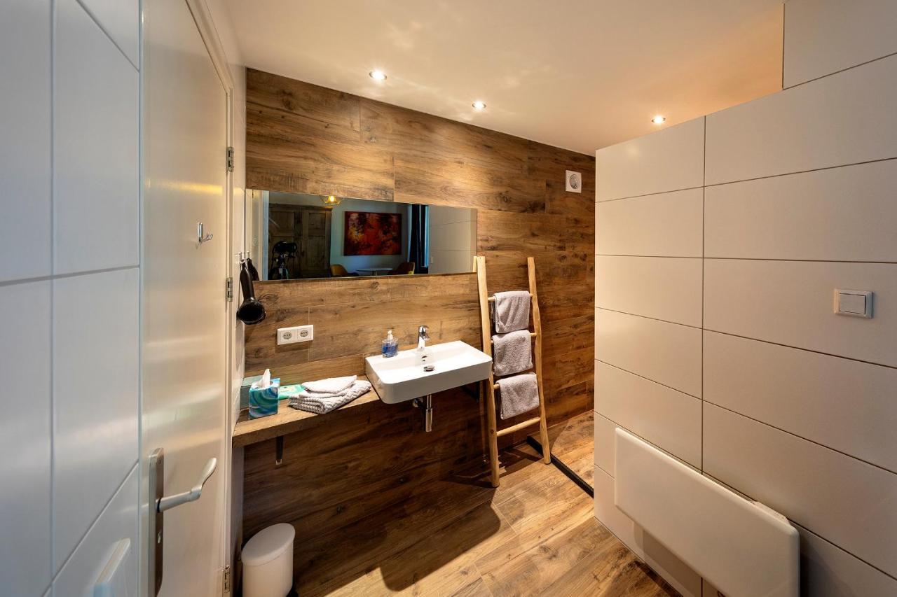 Aubergine Logeren & Dineren Bed & Breakfast Tegelen Bagian luar foto
