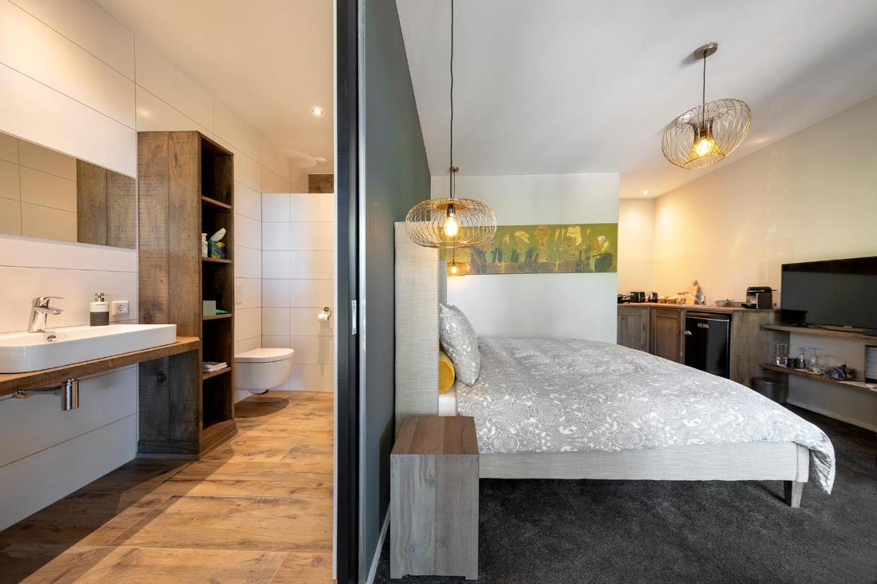 Aubergine Logeren & Dineren Bed & Breakfast Tegelen Bagian luar foto